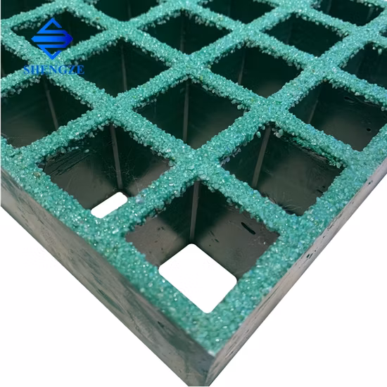 Decking in fibra di vetro con griglia in FRP (plastica rinforzata con fibra di vetro).
